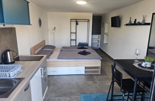 Kastel Apartamento | Villa DTS3