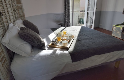 Riou - Petit Juas - Av de Grasse Cama Y Desayuno | Villa du roc fleuri