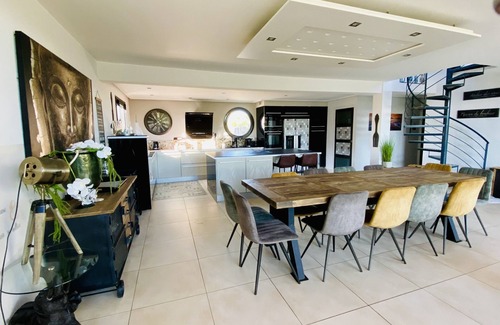 Santec Villa | VILLA DE LUJO DE PIE 14 PISC INT 29 ° ROSCOFF 100M VISTA AL MAR Y PLAYA SURF