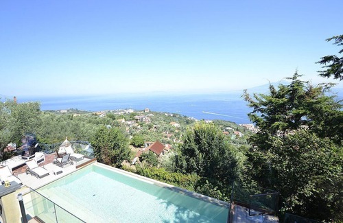 Priora Villa | Villa Dulcibella: Una espléndida villa ubicada en una colina.