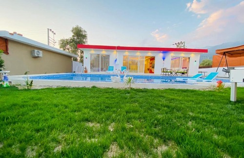Uzumlu Apartamento | Villa ece didem Havuzlu jakuzili huzurlu rahat bir villa
