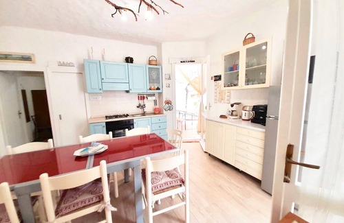 Platamona Villa | Villa Eden Beach, para 10 personas, a 50 metros de la playa, con jardín