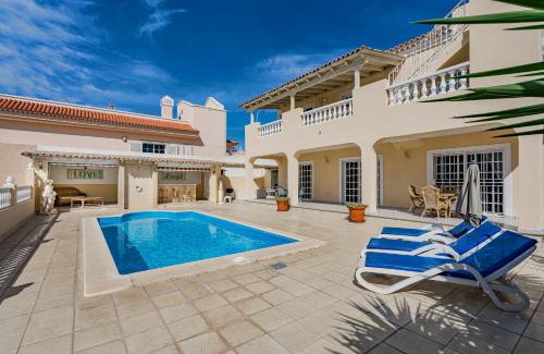 Callao Salvaje Villa | Villa El Yuka with heated pool