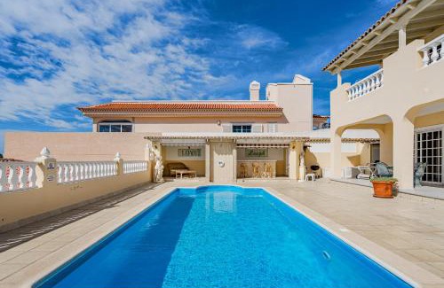Callao Salvaje Villa | Villa El Yuka with heated pool