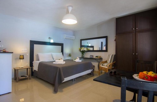 Ieromonachos Apartamento | Villa Elaia Suites and Apartments No.3 & No.4 & No.5 & No.6 & No.7