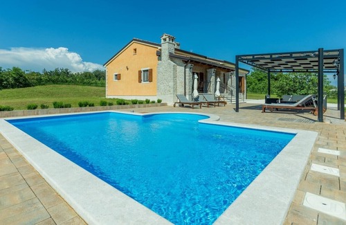 Heki Villa | Villa Elida with Private Pool