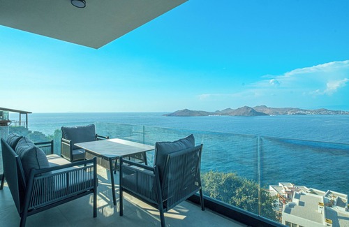 Geris Villa | Villa Ella with a Seaview