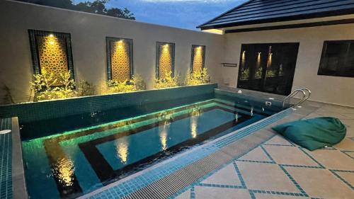 Bentong Casa | Villa Emerald: 3 Bedroom Pool Villa Near River