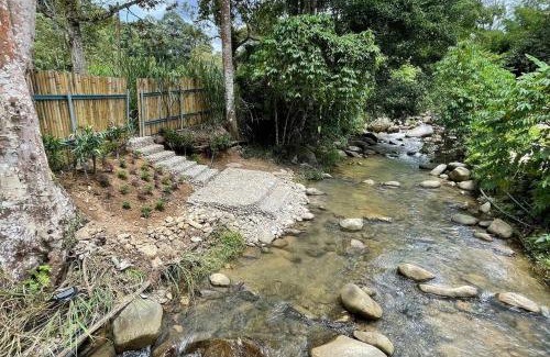 Bentong Casa | Villa Emerald: 3 Bedroom Pool Villa Near River