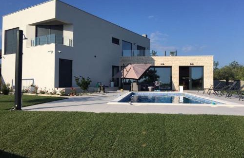 Jursici Villa | Villa EmMa Istria in Central Istria with sea view, pool heating and underfloor heating