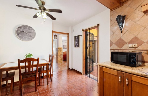 Churriana Villa | Villa 'Emma' con jardín privado, Wi-Fi y aire acondicionado