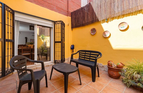 Churriana Villa | Villa 'Emma' con jardín privado, Wi-Fi y aire acondicionado