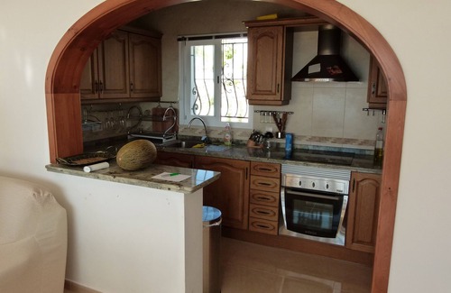 Cumbre del Sol Chalet De Esquí | ¡Villa en la montaña con vistas al mar! Ideal para familias, con piscina propia.