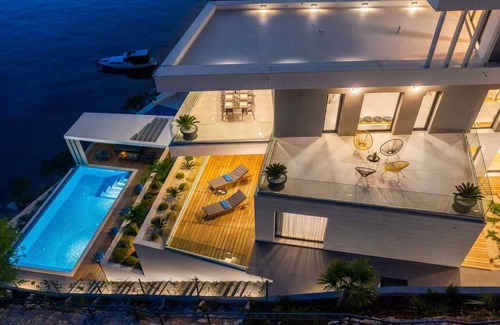 Vinisce Villa | Villa Endless Summer - Villa de 5 estrellas frente al mar con piscina