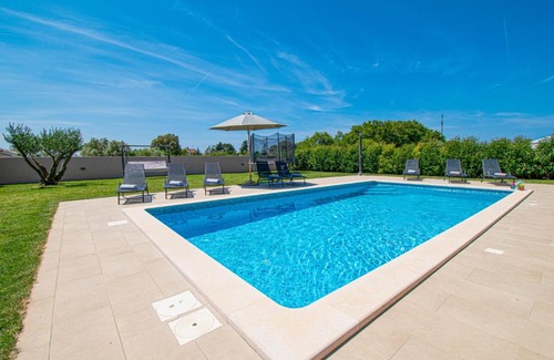 Sikici Villa | Villa Enjoy mit privatem Pool, by Istrabook