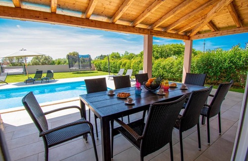 Sikici Villa | Villa Enjoy mit privatem Pool, by Istrabook