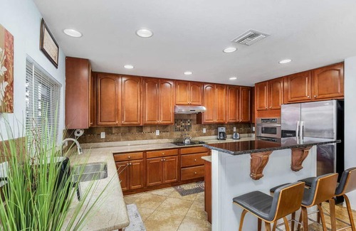 Mariner Casa | Villa Enzo 5BRs, 2.5 BAs, sleeps 20+, 43 feet long heated pool, over 3,100 sqft.
