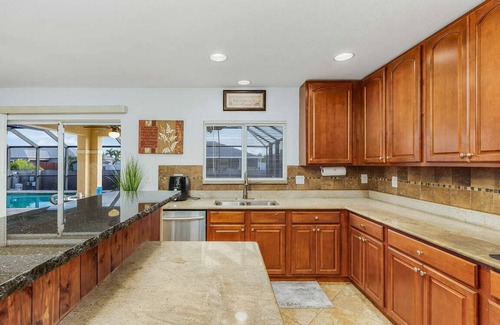 Mariner Casa | Villa Enzo 5BRs, 2.5 BAs, sleeps 20+, 43 feet long heated pool, over 3,100 sqft.