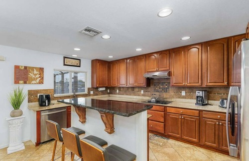 Mariner Casa | Villa Enzo 5BRs, 2.5 BAs, sleeps 20+, 43 feet long heated pool, over 3,100 sqft.
