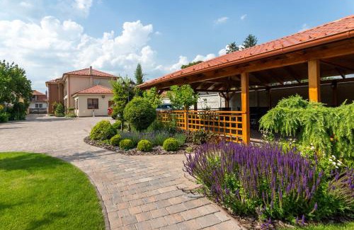 Dunajska Streda Apartamento | Villa Ephélia