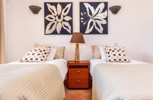 Branqueira Villa | Villa Ericeira by OCvillas
