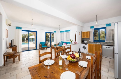 Agios Georgios Pegeias Villa | Villa Ermis - Tres Habitaciones Villa, Capacidad 7