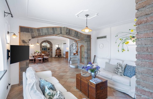 Sant'Agata sui Due Golfi Villa | Casa rústica familiar con vistas al mar