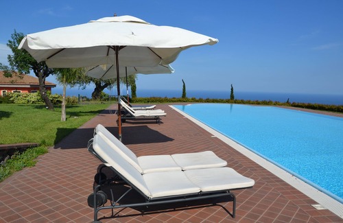 Santa Venerina Apartamento | Villa Etnamare with Infinity pool - Apartment Gelsomino
