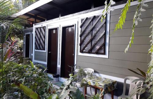 Port Barton Hotel | Villa Evergreen Restaurant and Rooms