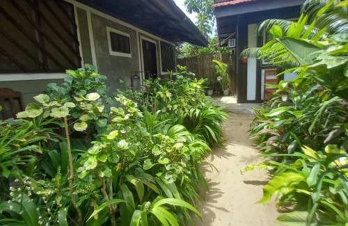Port Barton Hotel | Villa Evergreen Restaurant and Rooms
