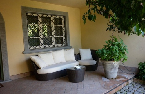 Seravezza Villa | Villa Ewa, espaciosa, elegante, aire acondicionado, jacuzzi, wifi, confort.