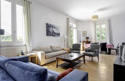 Arcachon Villa | Villa Familiale près du Moulleau et Plage des Arbousiers avec Grand Jardin et Terrasse - FR-1-433-18