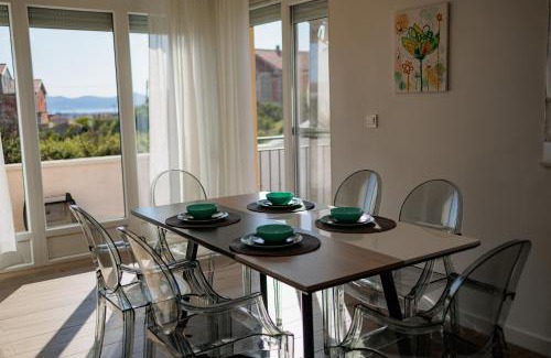 Crno Villa | Villa Family and Friends private heated pool with jacuzzi