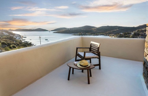 Vourkari Villa | Villa Faros - impresionante villa con increíbles vistas de Vourkari y el Egeo