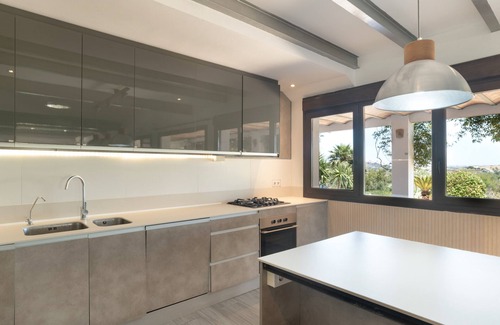 Arcos de la Frontera Casa | Villa 'Finca Encanto' con vistas a la montaña, Wi-Fi y aire acondicionado