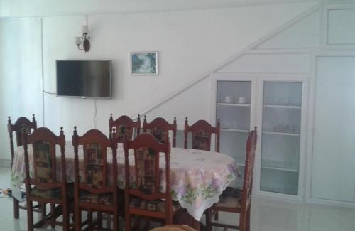 Camp Bestel Casa | Villa Fleurie : Belle Maison ensoleillée