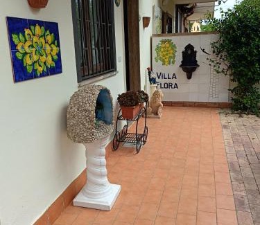 Laura Casa | Villa Flora