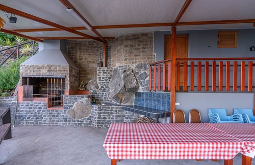 Sao Vicente Cabaña | Villa Fontes 7 - Stone House