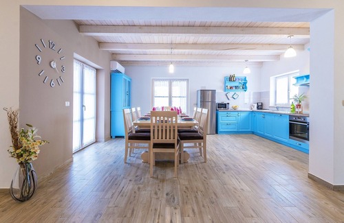 Muzini Villa | Villa para 10 personas con piscina e hidromasaje