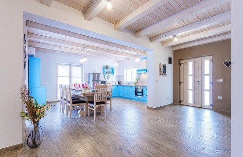 Muzini Villa | Villa para 10 personas con piscina e hidromasaje
