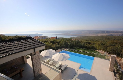 Smrika Villa | Villa para 8 personas, piscina infinita, impresionante vista de la bahía, zona tranquila