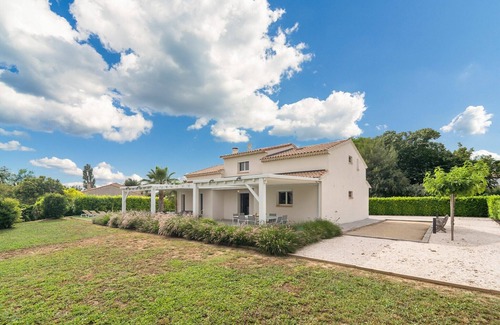 Saint-Genies-de-Fontedit Villa | Villa con palmeras y piscina