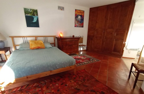 Saint-Martin-de-Castillon Apartamento | Village house with south-facing terrace