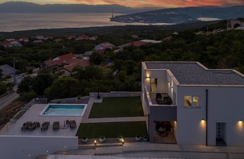 Smrika Villa | Villa Fran - Four Bedroom Villa with Private Pool
