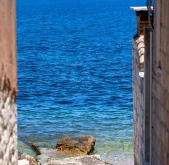 Vis Villa | Villa Franca - with private garden, near beach