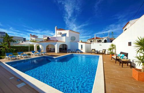 Areias de Sao Joao Villa | Villa Francella- Relaxing holidays in an ideal location by DreamvillasAlbufeira
