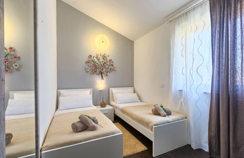 Muzini Villa | Villa with pool and sauna, ideal for families with children, pets welcome