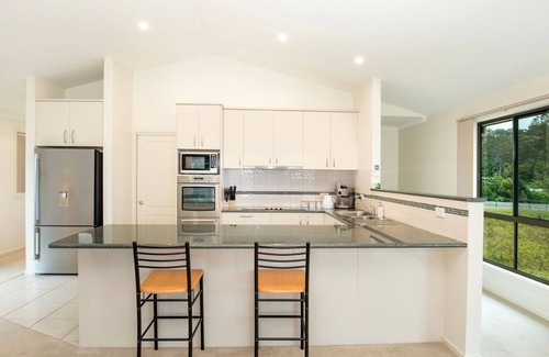Surf Beach Casa | Villa Franco - Pet Friendly - 8 Mins Walk to Beach