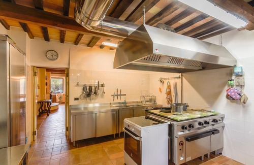 Arcevia Villa | Villa Fufi, elegante casa de campo con piscina cerca de Arcevia, en la tranquila campiña de las Marcas