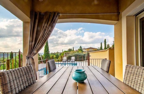 Saint-Maurice-dʼArdeche Villa | Villa-Lujoso-Baño con bañera-Vista a la Piscina